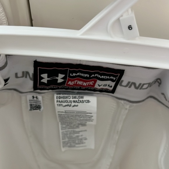 Under Armour football pants size ysm - Picture 2 of 5